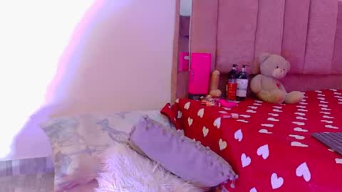 lovequeen02 online show from August 8, 12:49 pm