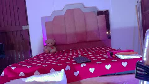 lovequeen02 online show from August 13, 3:48 pm