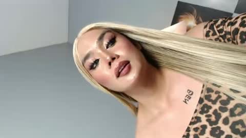 loversmoon online show from July 27, 10:15 pm