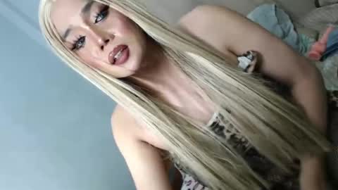 loversmoon online show from August 9, 4:52 pm