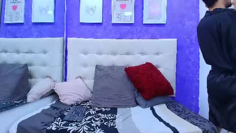 sofia and bryan online show from August 12, 5:10 am