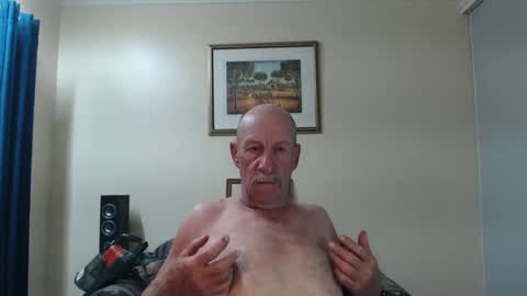 Lovesblackazz online show from April 21, 10:10 am