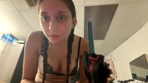 lovesicky online show from April 10, 11:37 pm