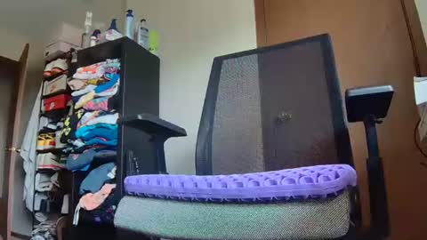 lovestrapons1 online show from July 15, 7:04 pm