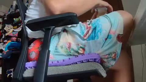 lovestrapons1 online show from August 11, 1:02 pm