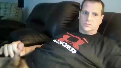 lovetocum37 online show from March 25, 5:30 pm