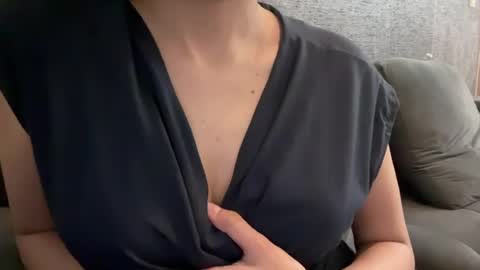 lovevibes5 online show from August 6, 12:42 am