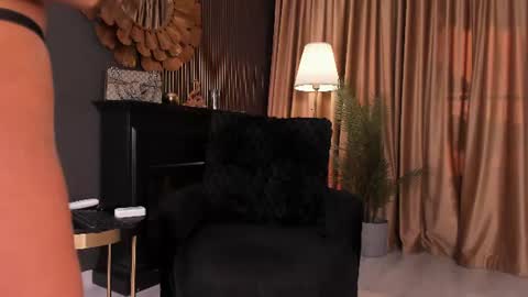 Nora online show from August 14, 4:05 am