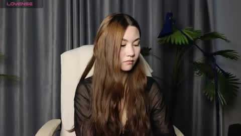 lowkeywild_ online show from August 7, 4:23 am