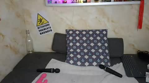 luisa online show from September 4, 11:42 pm