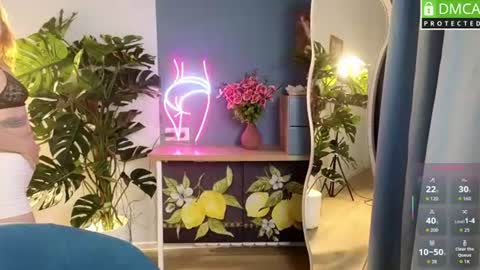 lu_muon online show from August 5, 2:04 pm