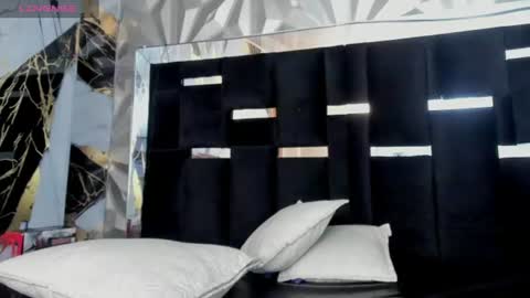 lu_vale online show from August 13, 3:48 pm