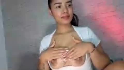 luana02ferrer online show from July 26, 2:05 am
