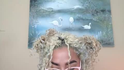luana_curly online show from April 22, 6:11 pm