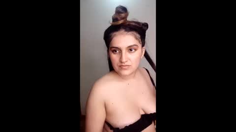 luanapowerful online show from April 2, 5:37 am