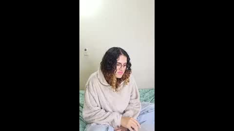 luanapowerful online show from April 20, 11:43 pm