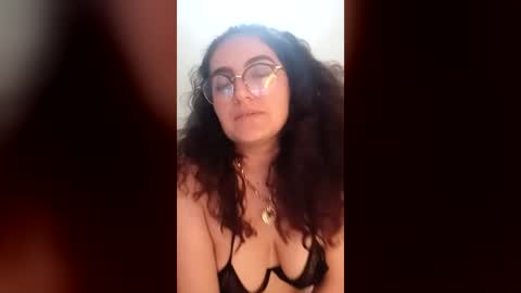 luanapowerful online show from June 26, 5:11 am