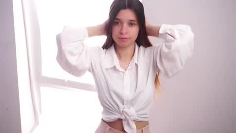 Polly online show from August 12, 8:05 am