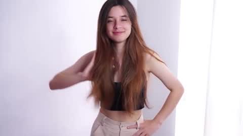 Polly online show from August 12, 1:35 pm