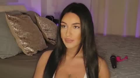 Luana Dess online show from April 30, 11:35 am