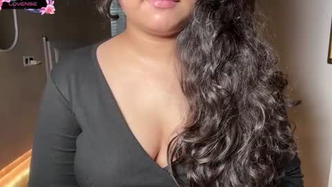 lubna_07 online show from July 2, 1:17 am