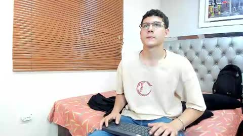 luca_white online show from September 1, 1:45 pm