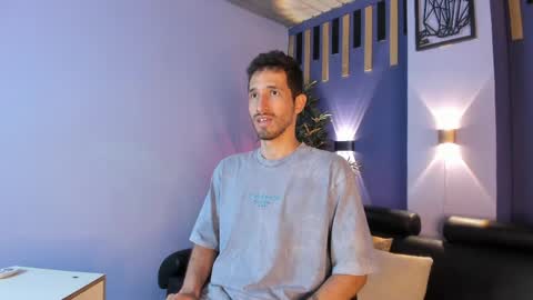 Lucas online show from April 19, 2:54 am
