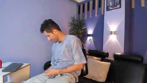 Lucas online show from April 19, 5:06 am