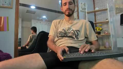 Lucas online show from August 2, 1:23 am