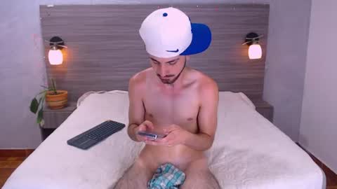 Lucas online show from August 5, 10:52 pm