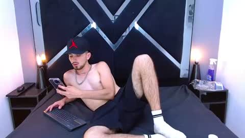 Lucas online show from August 6, 7:02 pm