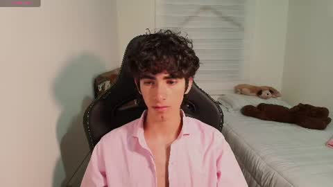 lucas_xo online show from June 10, 7:15 am