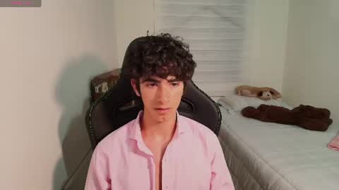lucas_xo online show from June 10, 8:21 am