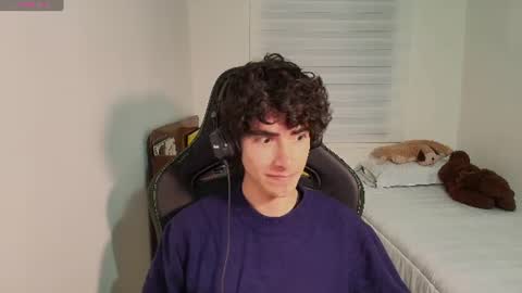 lucas_xo online show from June 11, 4:07 am