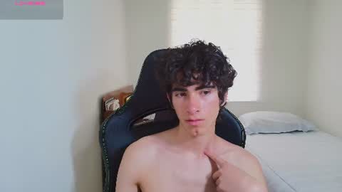 lucas_xo online show from June 11, 9:54 pm