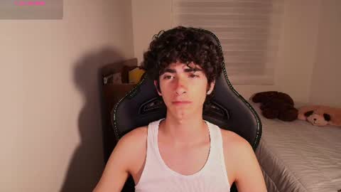 lucas_xo online show from June 19, 11:38 pm