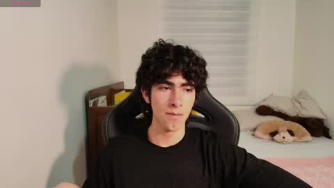 lucas_xo online show from June 22, 5:30 am