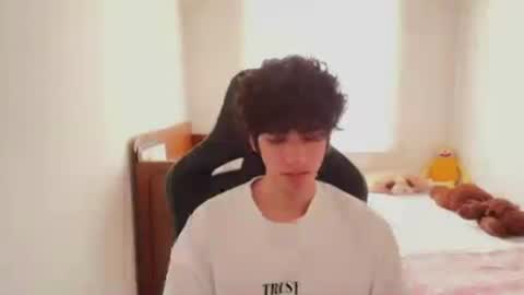 lucas_xo online show from June 24, 6:43 pm