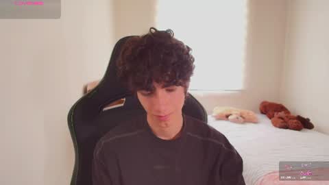 lucas_xo online show from June 25, 7:39 pm