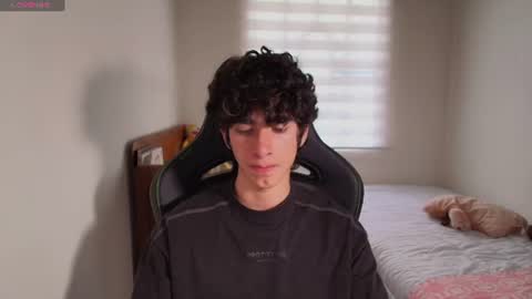 lucas_xo online show from June 25, 10:24 pm