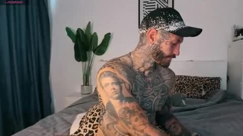 lucasexclusive online show from August 1, 3:45 am