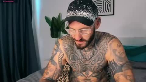 lucasexclusive online show from August 9, 7:09 am