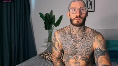 lucasexclusive online show from August 10, 9:00 am