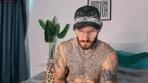 lucasexclusive online show from August 11, 6:48 am