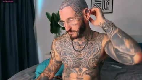 lucasexclusive online show from August 13, 5:10 am
