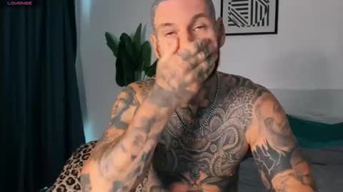 lucasexclusive online show from August 15, 6:50 am