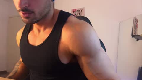 lucasfit24 online show from July 29, 3:41 pm