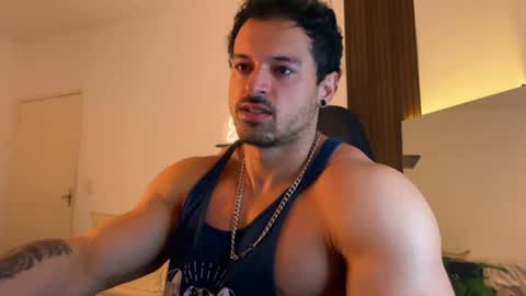 lucasfit24 online show from August 12, 3:47 pm
