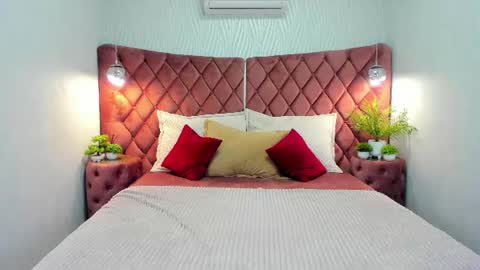 lucaskaur online show from August 12, 1:57 pm