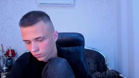 lucaskaur online show from August 19, 6:26 pm